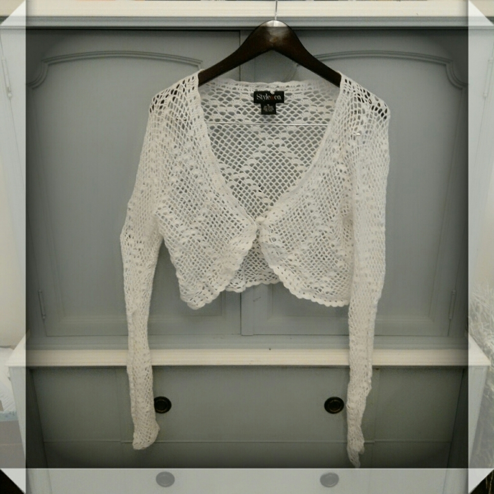 Snow White crochet crop sweater